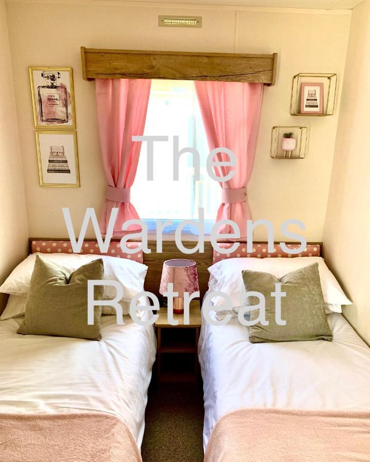 The Wardens Retreat - Tattershall Lakes Country Park Hotel Bagian luar foto