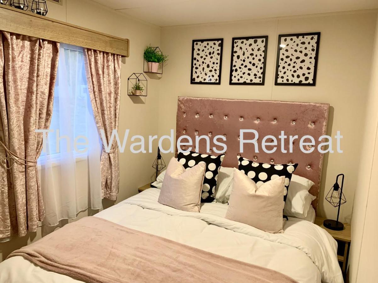 The Wardens Retreat - Tattershall Lakes Country Park Hotel Bagian luar foto