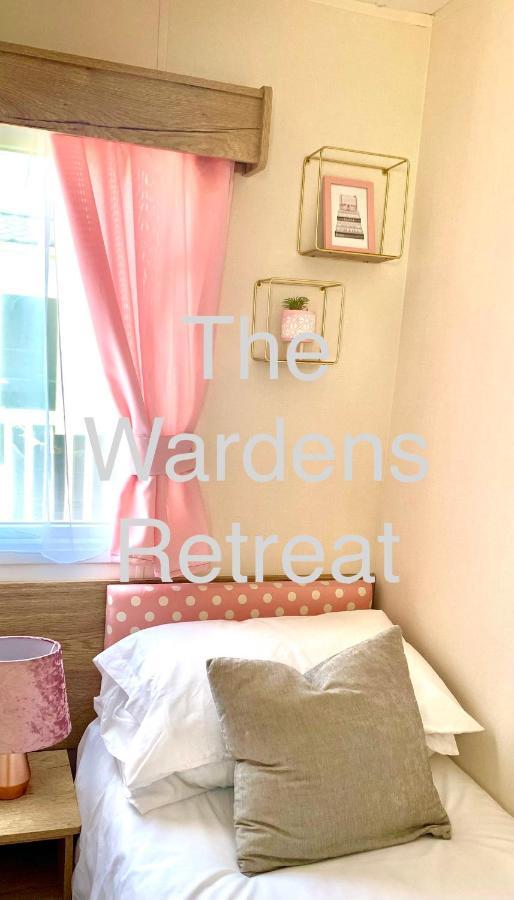 The Wardens Retreat - Tattershall Lakes Country Park Hotel Bagian luar foto